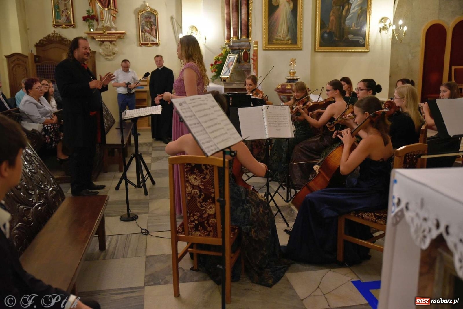 Zdjęcie w galerii na portalu naszraciborz.pl: Parafia Matki Bożej uczciła 90-lecie koronacji cudownego obrazu Raciborskiej Pani [FOTO] wiadomości z regionu