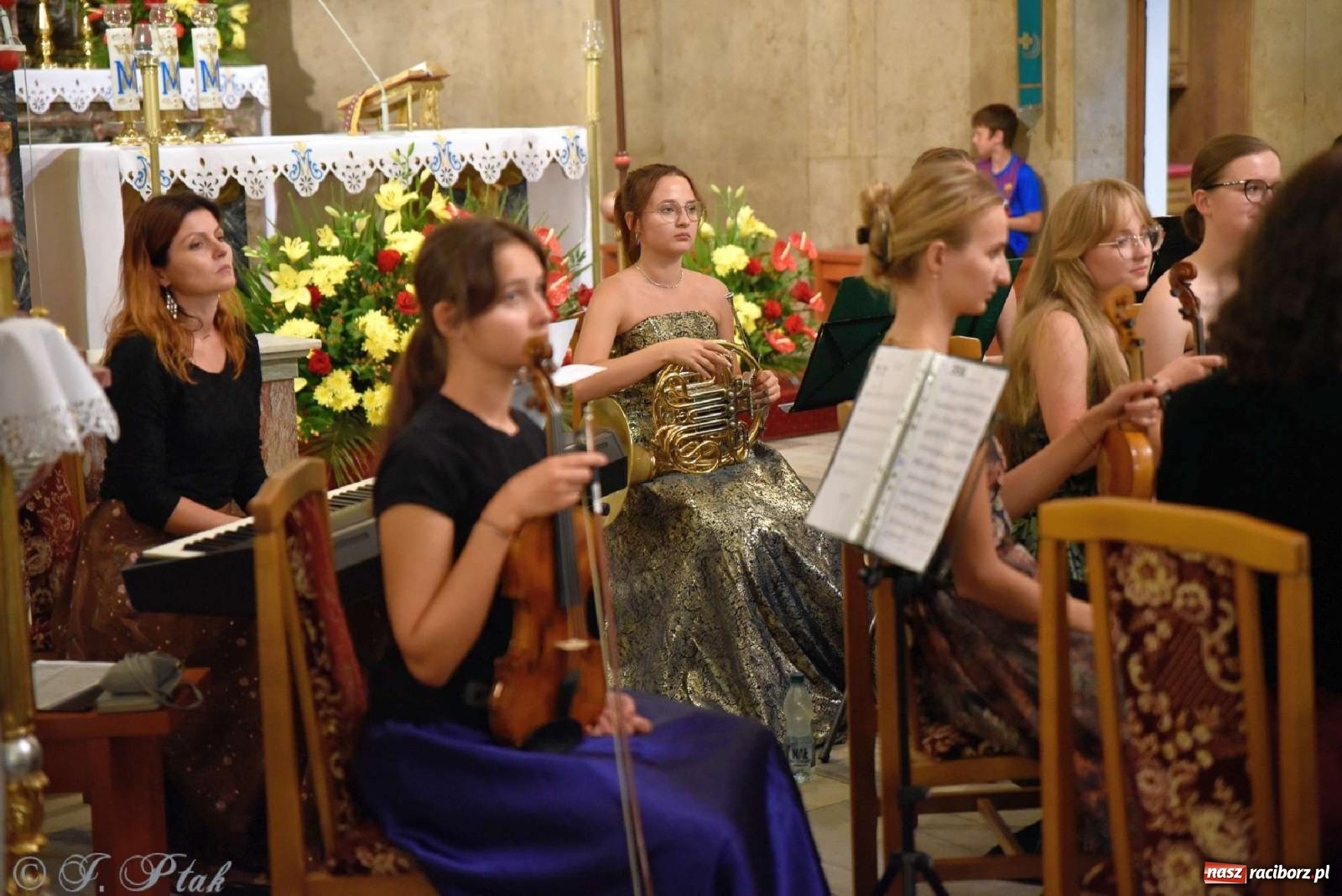 Zdjęcie w galerii na portalu naszraciborz.pl: Parafia Matki Bożej uczciła 90-lecie koronacji cudownego obrazu Raciborskiej Pani [FOTO] wiadomości z regionu