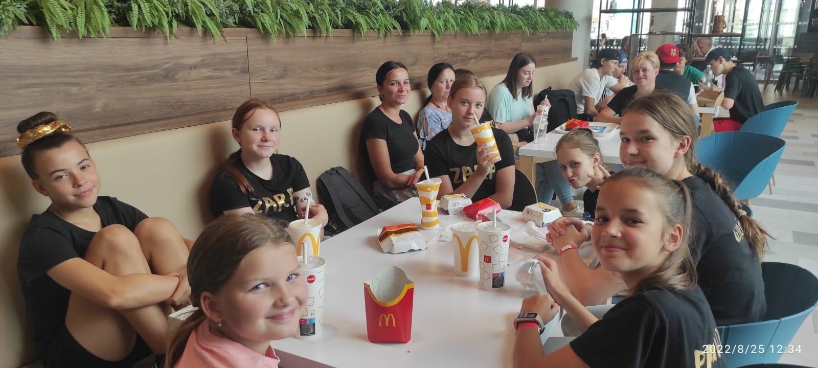 Zdjęcie w galerii na portalu naszraciborz.pl: Mażoretki Zary na podium Mistrzostw Świata w Pradze wiadomości z regionu