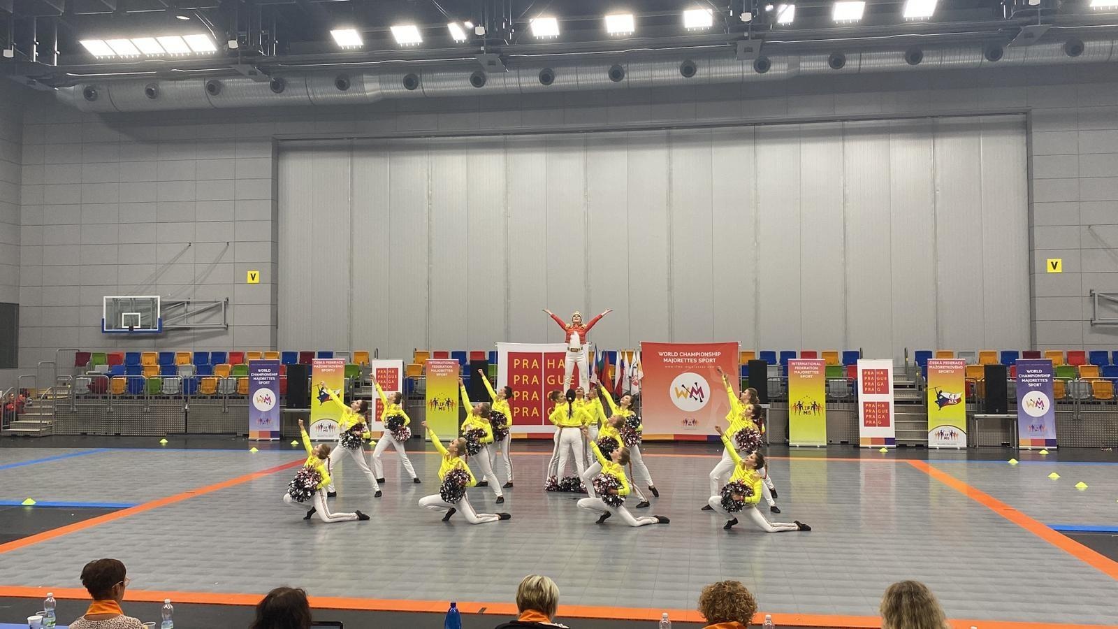 Zdjęcie w galerii na portalu naszraciborz.pl: Mażoretki Zary na podium Mistrzostw Świata w Pradze wiadomości z regionu