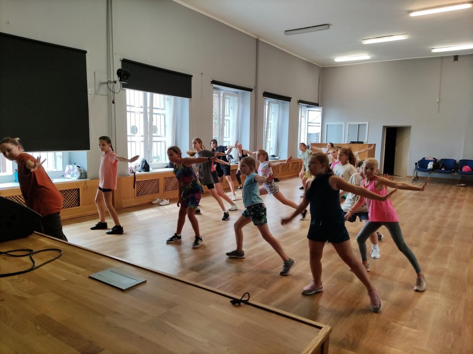 Zdjęcie w galerii na portalu naszraciborz.pl: Summer Dance Week. Warsztaty taneczne w MDK-u wiadomości z regionu