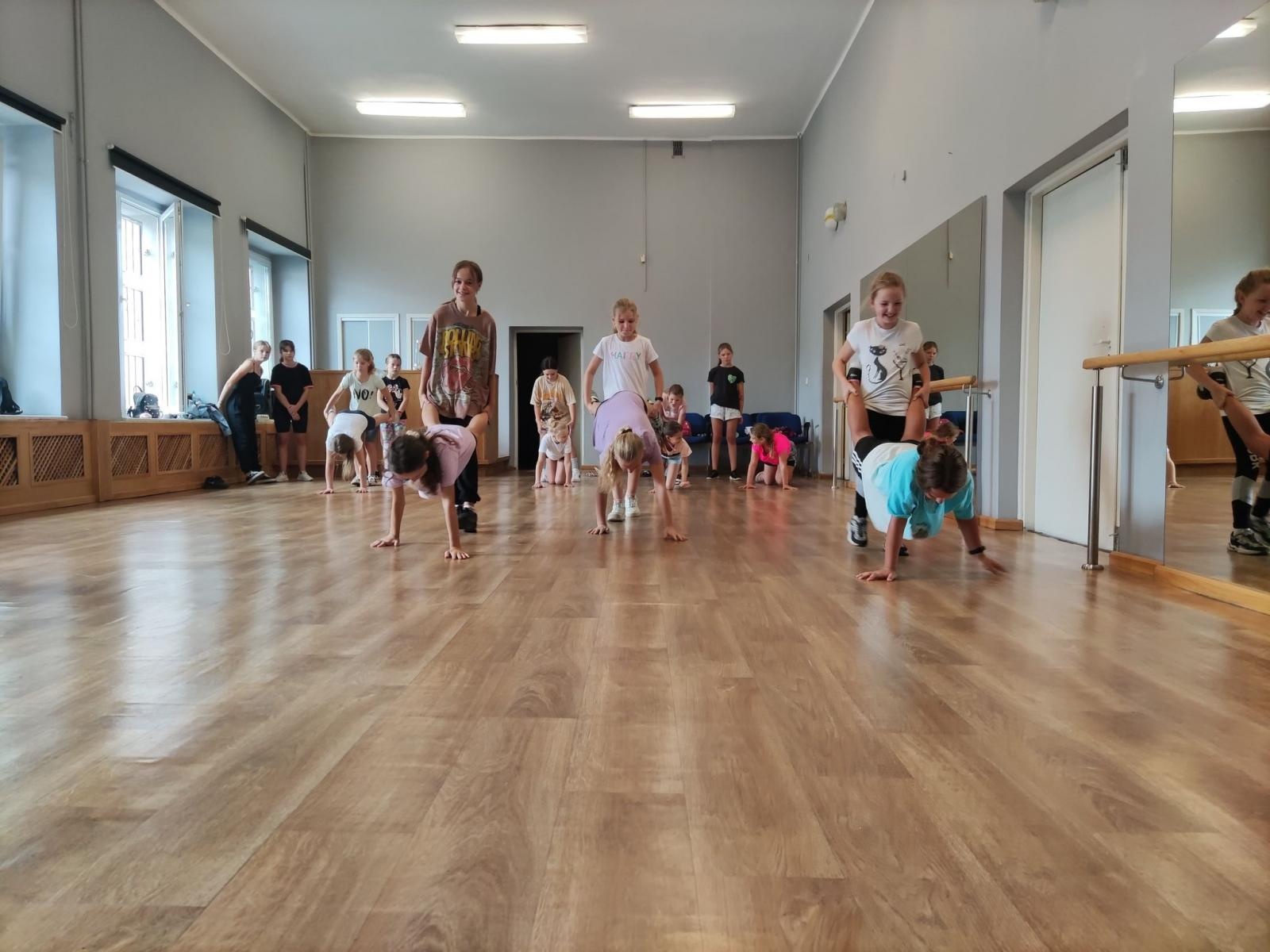 Zdjęcie w galerii na portalu naszraciborz.pl: Summer Dance Week. Warsztaty taneczne w MDK-u wiadomości z regionu