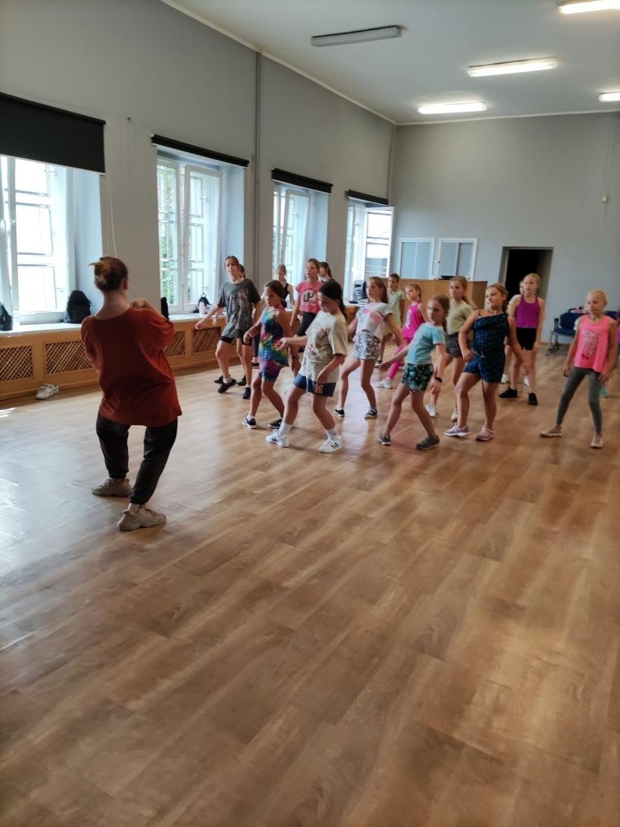 Zdjęcie w galerii na portalu naszraciborz.pl: Summer Dance Week. Warsztaty taneczne w MDK-u wiadomości z regionu