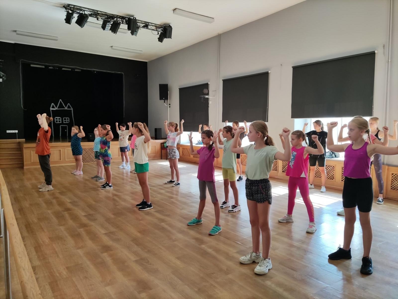 Zdjęcie w galerii na portalu naszraciborz.pl: Summer Dance Week. Warsztaty taneczne w MDK-u wiadomości z regionu