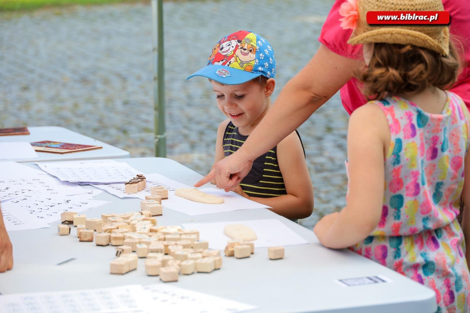 Zdjęcie w galerii na portalu naszraciborz.pl: Festiwal Miedzianka Po Drodze i gwiazdy literatury w Raciborzu wiadomości z regionu