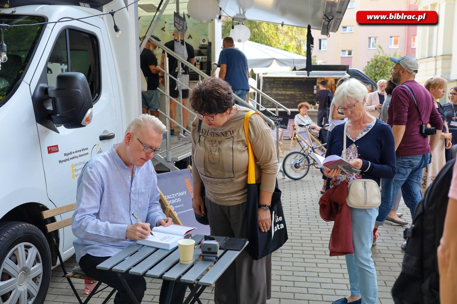 Zdjęcie w galerii na portalu naszraciborz.pl: Festiwal Miedzianka Po Drodze i gwiazdy literatury w Raciborzu wiadomości z regionu