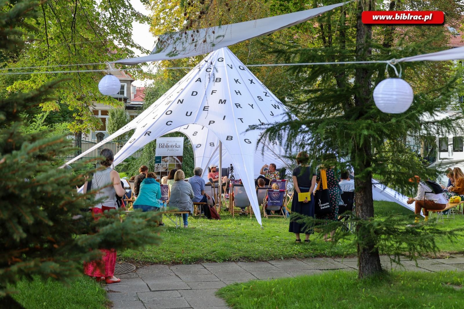 Zdjęcie w galerii na portalu naszraciborz.pl: Festiwal Miedzianka Po Drodze i gwiazdy literatury w Raciborzu wiadomości z regionu