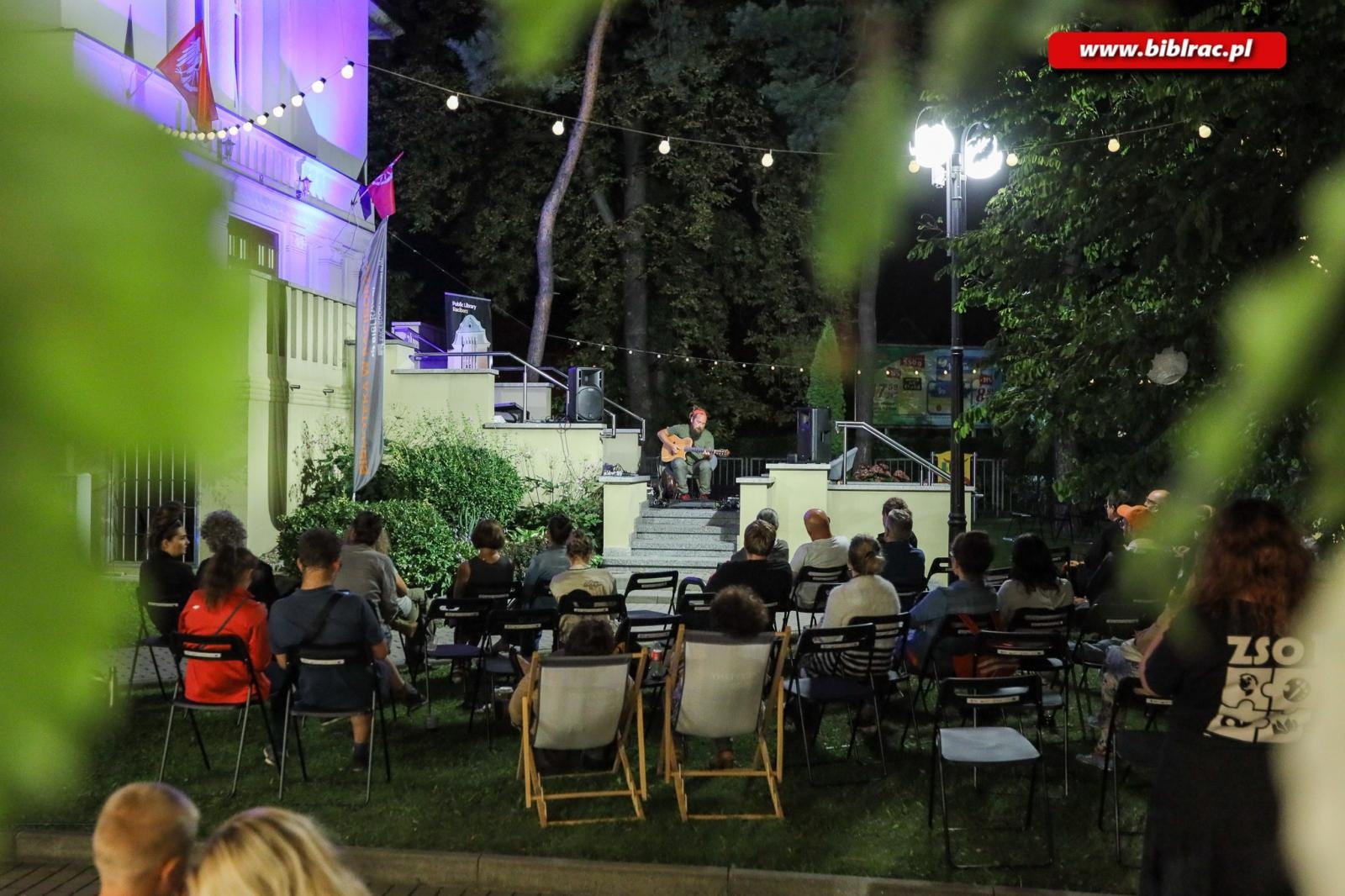 Zdjęcie w galerii na portalu naszraciborz.pl: Festiwal Miedzianka Po Drodze i gwiazdy literatury w Raciborzu wiadomości z regionu