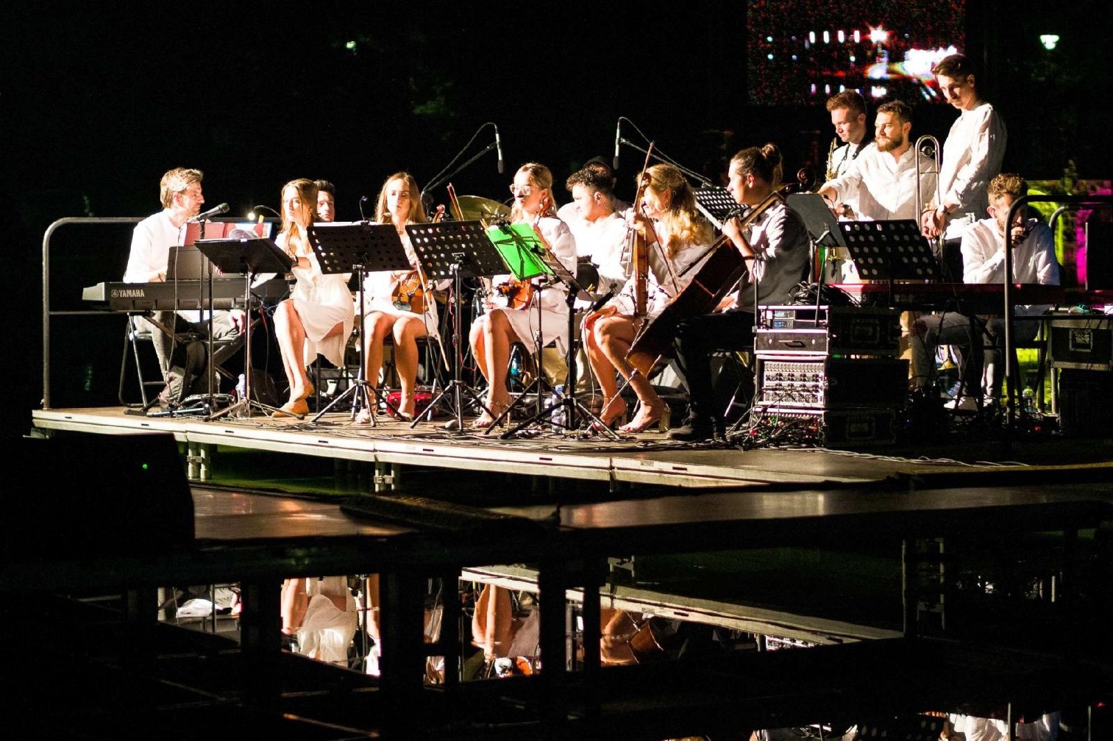 Zdjęcie w galerii na portalu naszraciborz.pl: Ach co to był za wieczór! Widowisko na wodzie na bis [FOTO] wiadomości z regionu