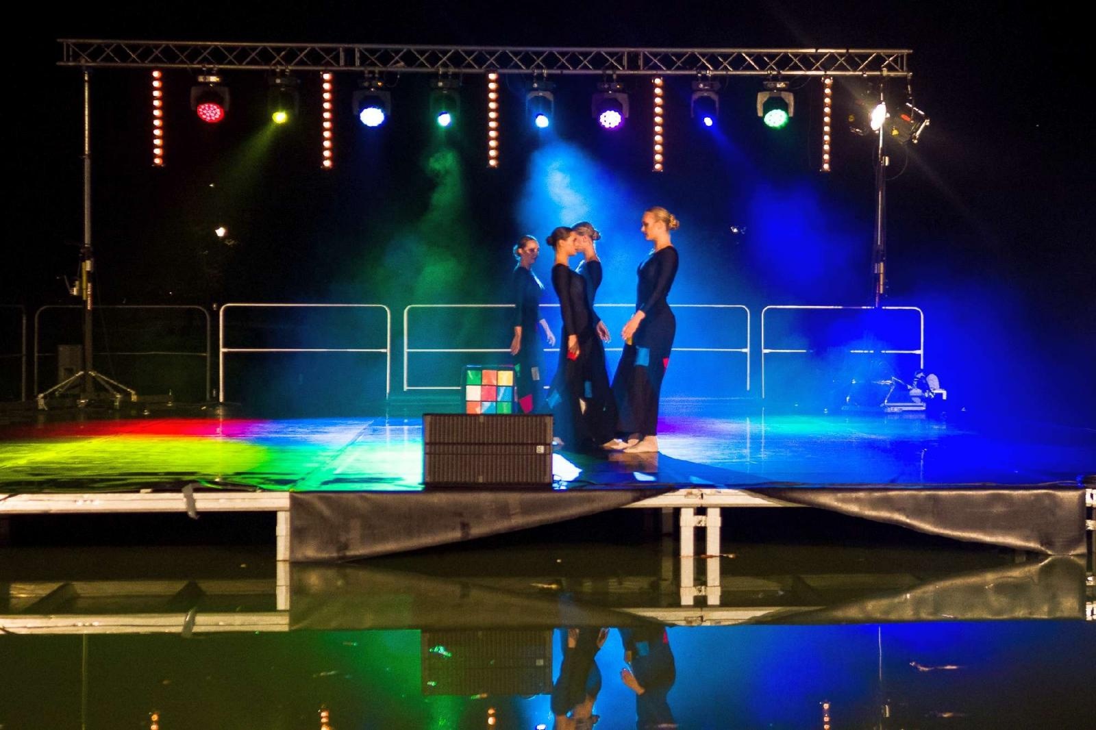 Zdjęcie w galerii na portalu naszraciborz.pl: Ach co to był za wieczór! Widowisko na wodzie na bis [FOTO] wiadomości z regionu