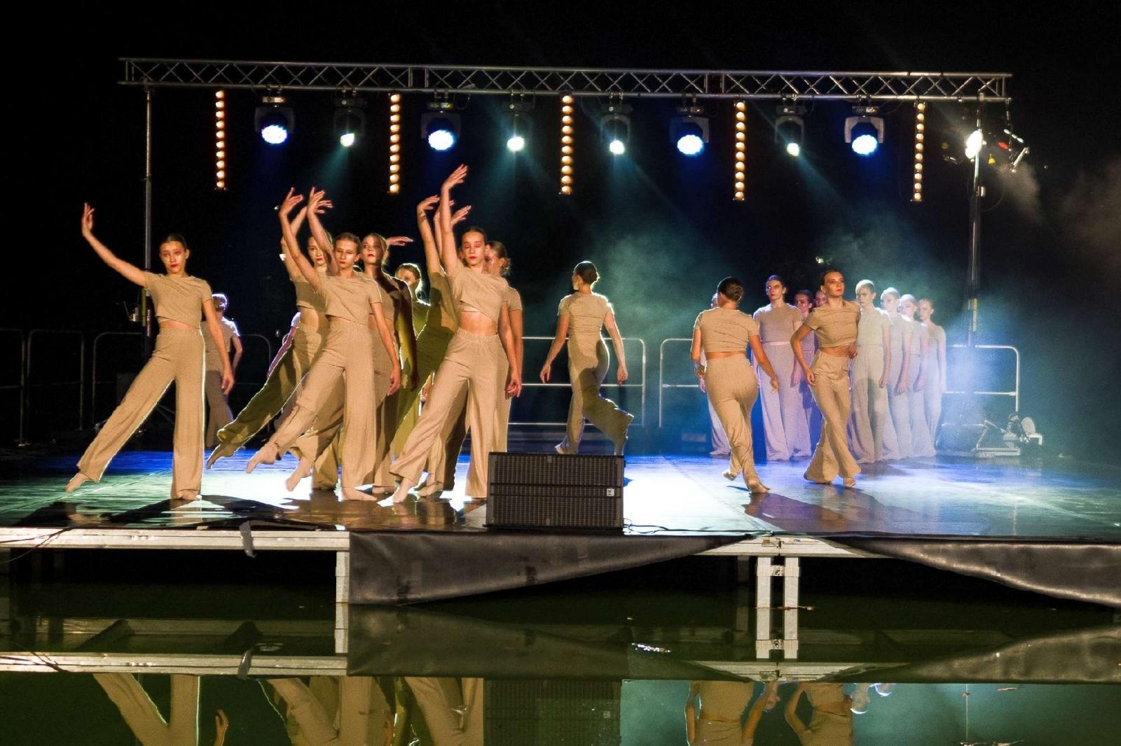 Zdjęcie w galerii na portalu naszraciborz.pl: Ach co to był za wieczór! Widowisko na wodzie na bis [FOTO] wiadomości z regionu