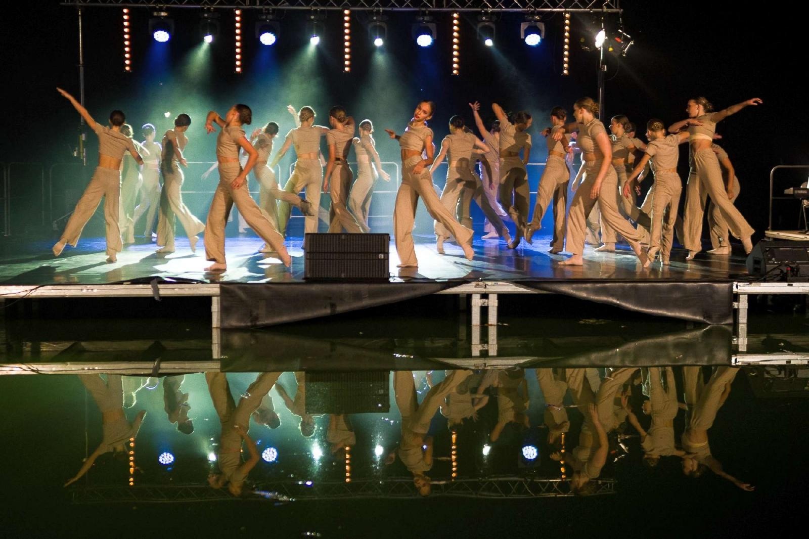 Zdjęcie w galerii na portalu naszraciborz.pl: Ach co to był za wieczór! Widowisko na wodzie na bis [FOTO] wiadomości z regionu