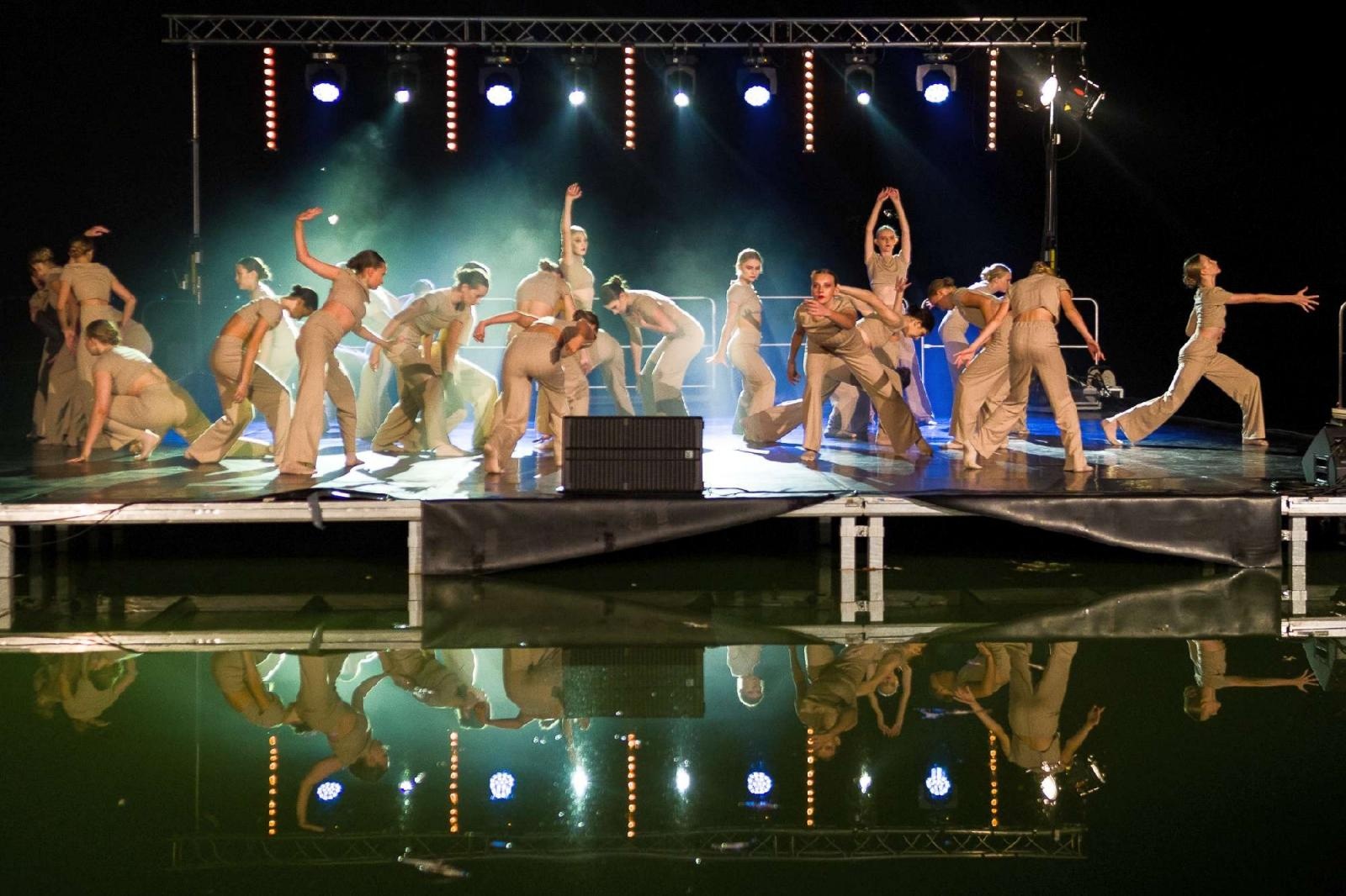 Zdjęcie w galerii na portalu naszraciborz.pl: Ach co to był za wieczór! Widowisko na wodzie na bis [FOTO] wiadomości z regionu