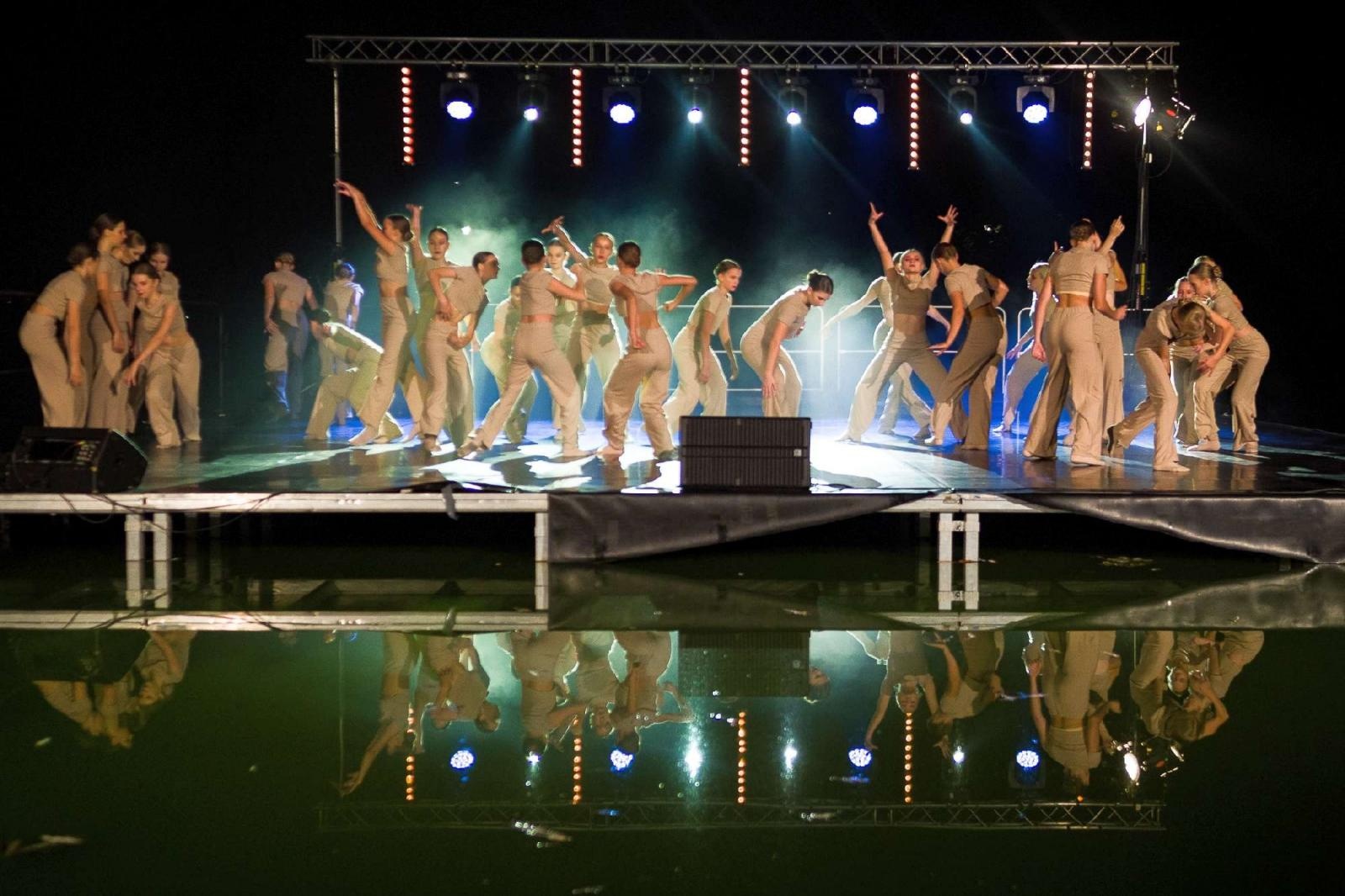 Zdjęcie w galerii na portalu naszraciborz.pl: Ach co to był za wieczór! Widowisko na wodzie na bis [FOTO] wiadomości z regionu