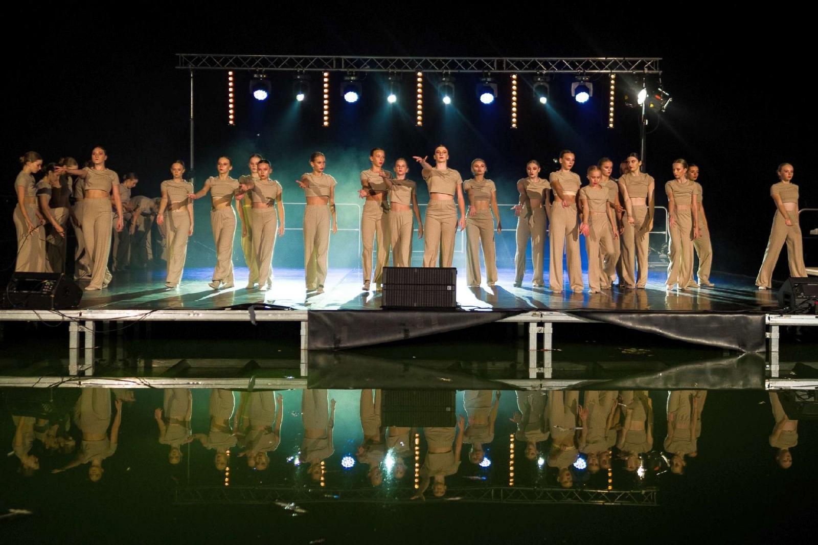 Zdjęcie w galerii na portalu naszraciborz.pl: Ach co to był za wieczór! Widowisko na wodzie na bis [FOTO] wiadomości z regionu