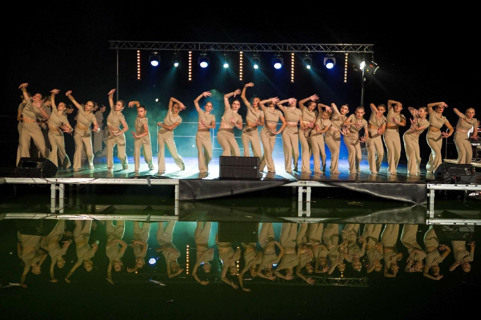 Zdjęcie w galerii na portalu naszraciborz.pl: Ach co to był za wieczór! Widowisko na wodzie na bis [FOTO] wiadomości z regionu