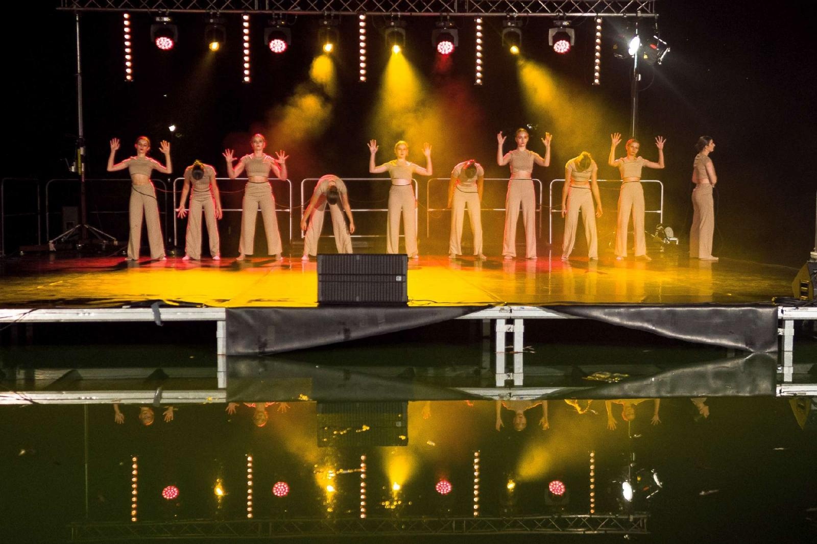 Zdjęcie w galerii na portalu naszraciborz.pl: Ach co to był za wieczór! Widowisko na wodzie na bis [FOTO] wiadomości z regionu