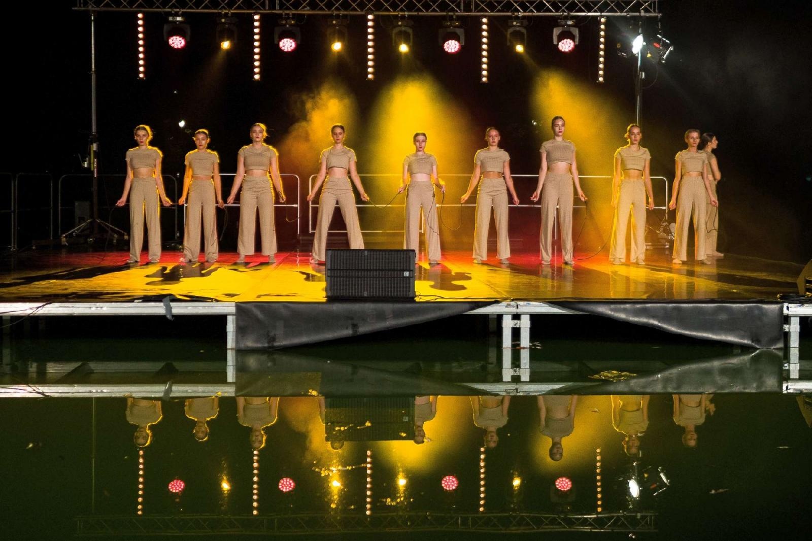 Zdjęcie w galerii na portalu naszraciborz.pl: Ach co to był za wieczór! Widowisko na wodzie na bis [FOTO] wiadomości z regionu