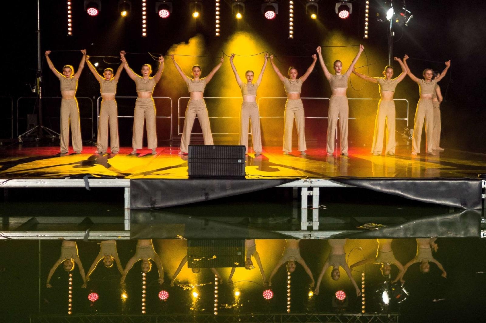 Zdjęcie w galerii na portalu naszraciborz.pl: Ach co to był za wieczór! Widowisko na wodzie na bis [FOTO] wiadomości z regionu