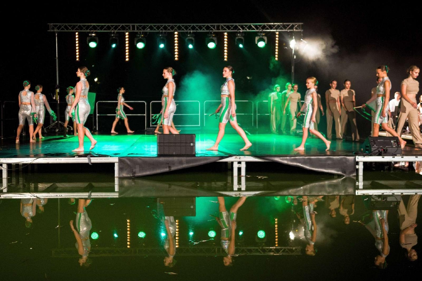 Zdjęcie w galerii na portalu naszraciborz.pl: Ach co to był za wieczór! Widowisko na wodzie na bis [FOTO] wiadomości z regionu