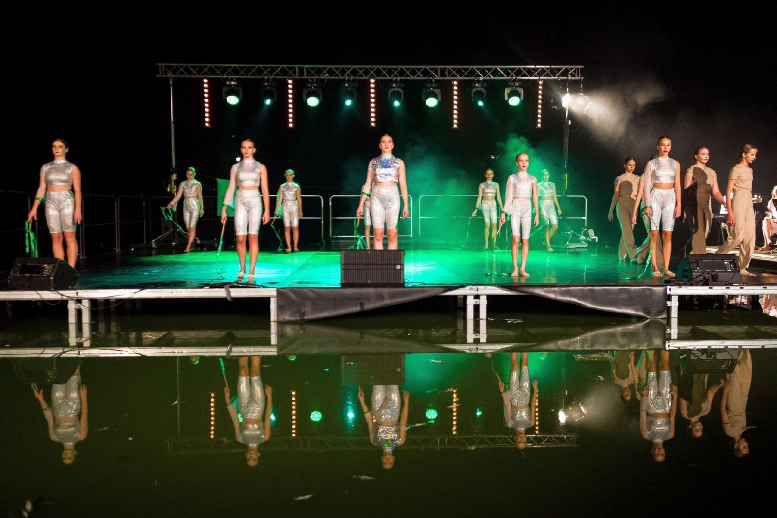 Zdjęcie w galerii na portalu naszraciborz.pl: Ach co to był za wieczór! Widowisko na wodzie na bis [FOTO] wiadomości z regionu