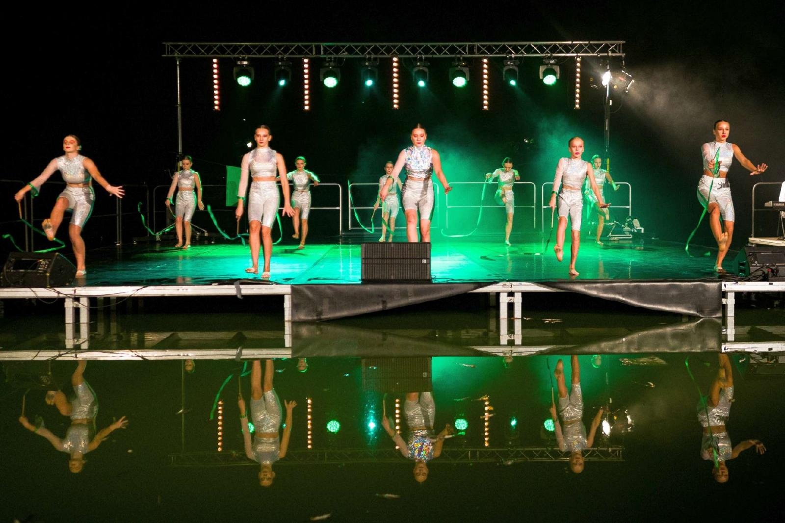 Zdjęcie w galerii na portalu naszraciborz.pl: Ach co to był za wieczór! Widowisko na wodzie na bis [FOTO] wiadomości z regionu