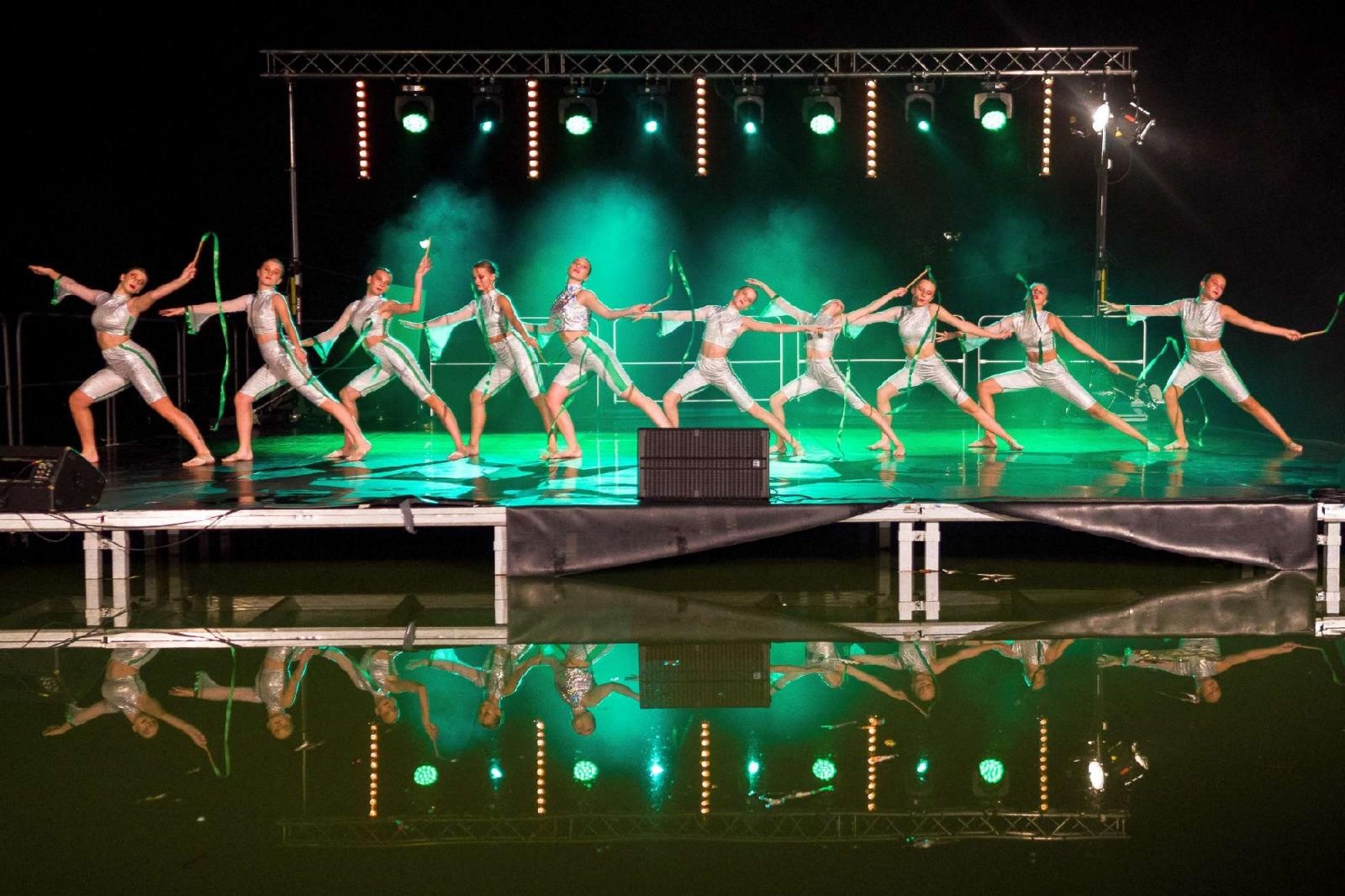 Zdjęcie w galerii na portalu naszraciborz.pl: Ach co to był za wieczór! Widowisko na wodzie na bis [FOTO] wiadomości z regionu