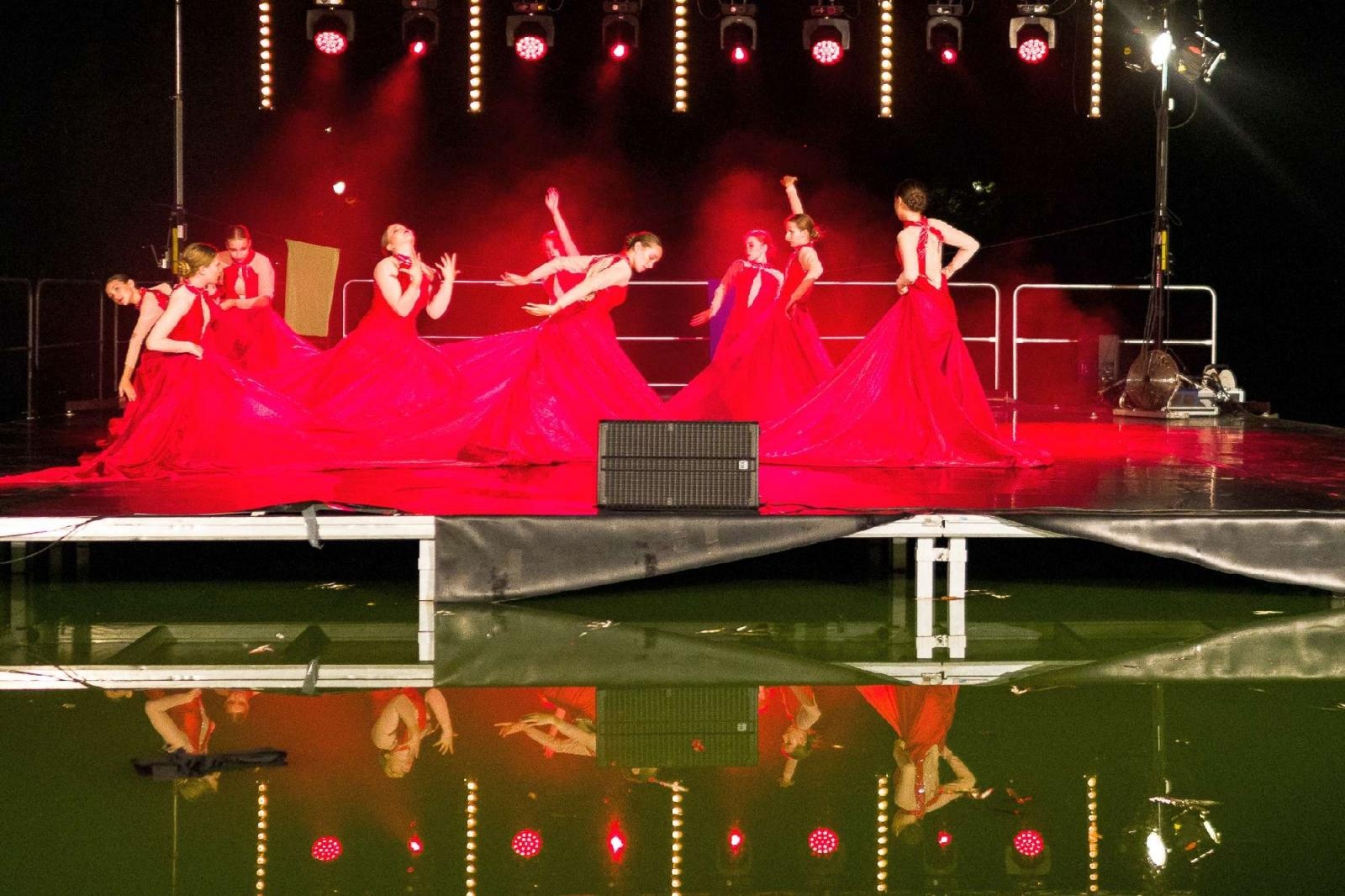 Zdjęcie w galerii na portalu naszraciborz.pl: Ach co to był za wieczór! Widowisko na wodzie na bis [FOTO] wiadomości z regionu