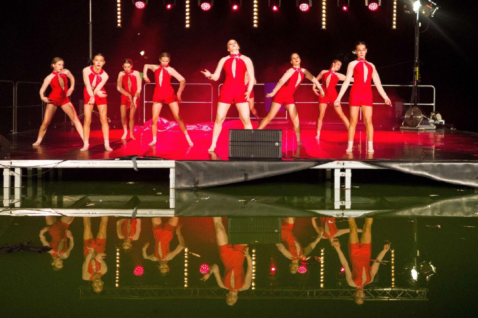 Zdjęcie w galerii na portalu naszraciborz.pl: Ach co to był za wieczór! Widowisko na wodzie na bis [FOTO] wiadomości z regionu