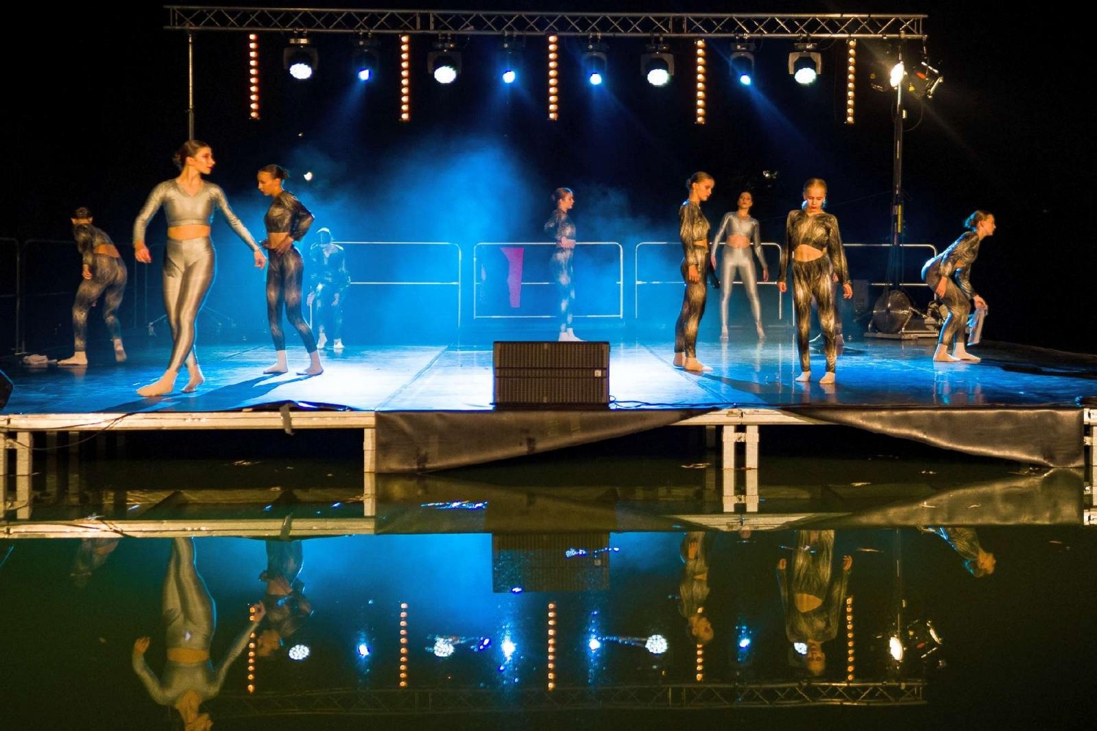 Zdjęcie w galerii na portalu naszraciborz.pl: Ach co to był za wieczór! Widowisko na wodzie na bis [FOTO] wiadomości z regionu