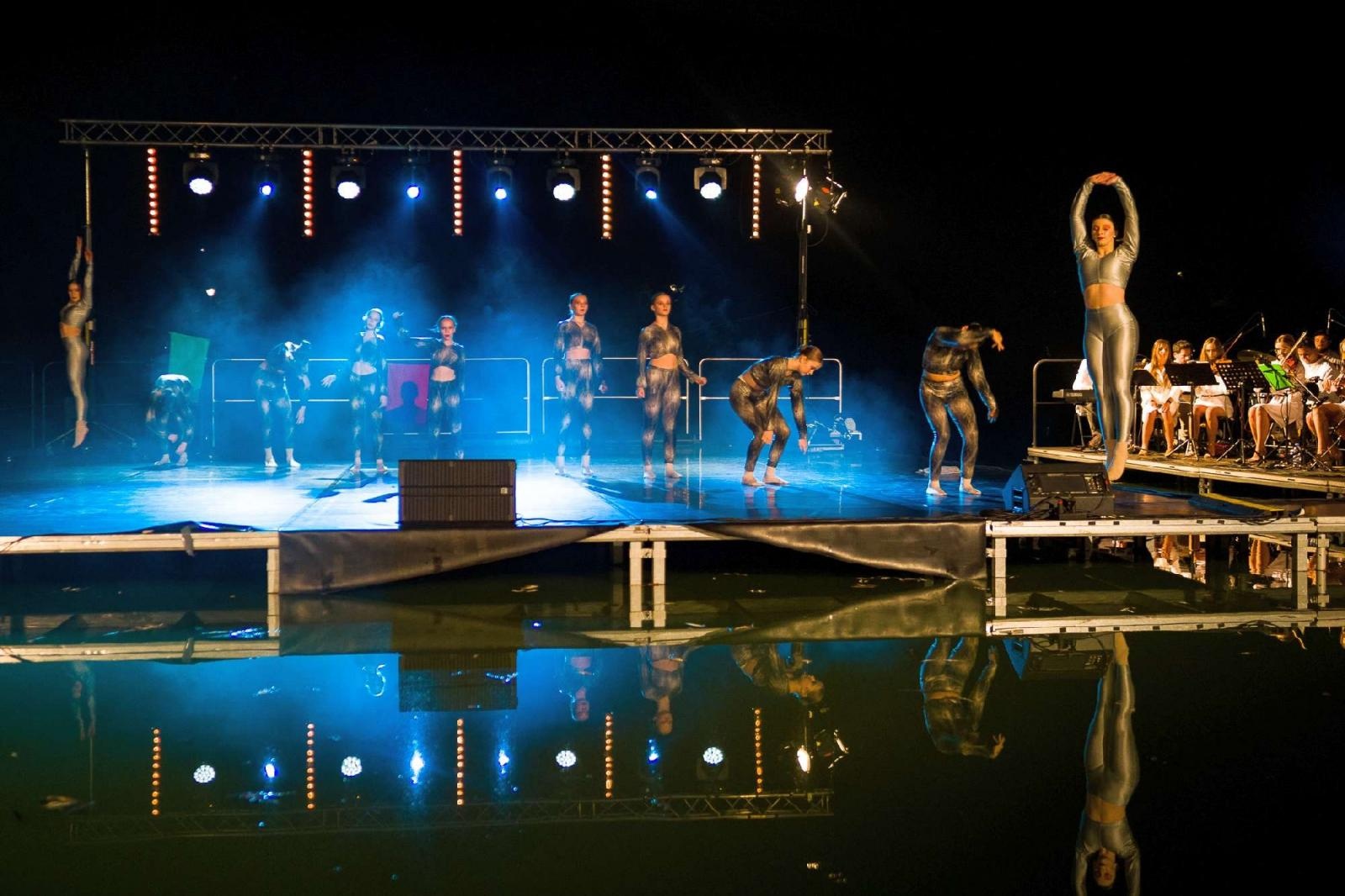 Zdjęcie w galerii na portalu naszraciborz.pl: Ach co to był za wieczór! Widowisko na wodzie na bis [FOTO] wiadomości z regionu