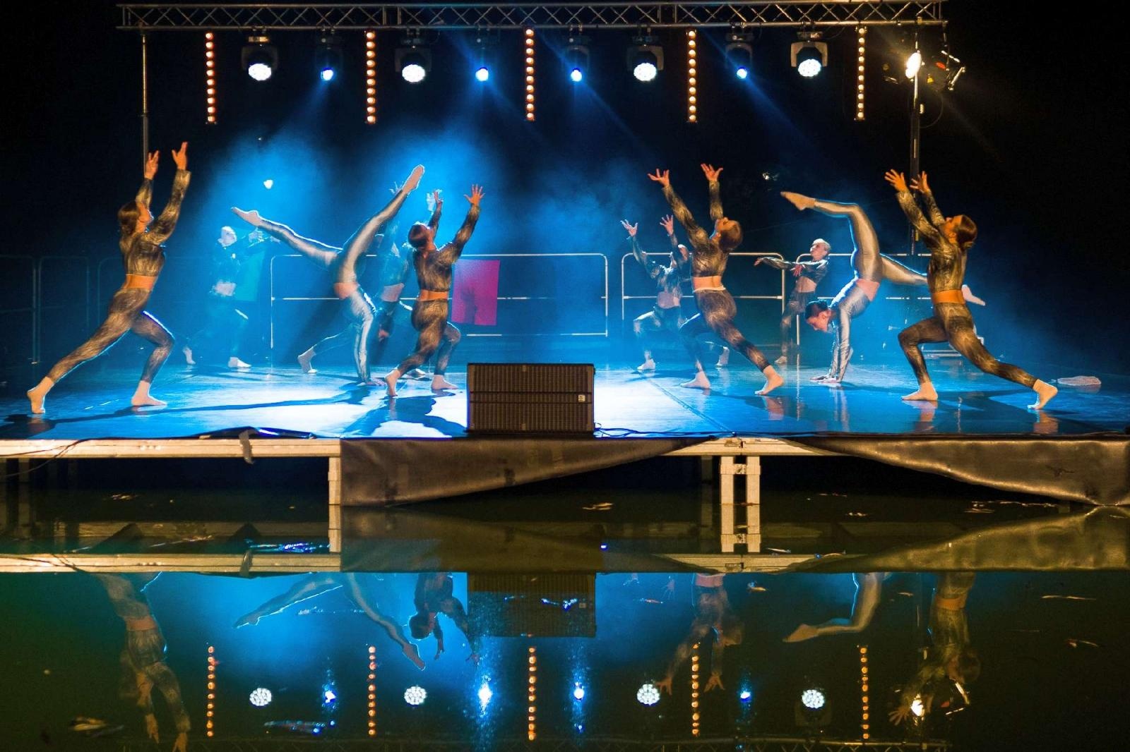 Zdjęcie w galerii na portalu naszraciborz.pl: Ach co to był za wieczór! Widowisko na wodzie na bis [FOTO] wiadomości z regionu