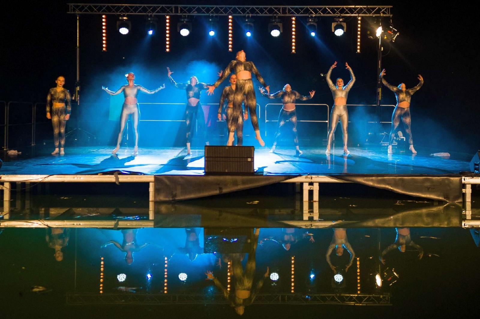 Zdjęcie w galerii na portalu naszraciborz.pl: Ach co to był za wieczór! Widowisko na wodzie na bis [FOTO] wiadomości z regionu