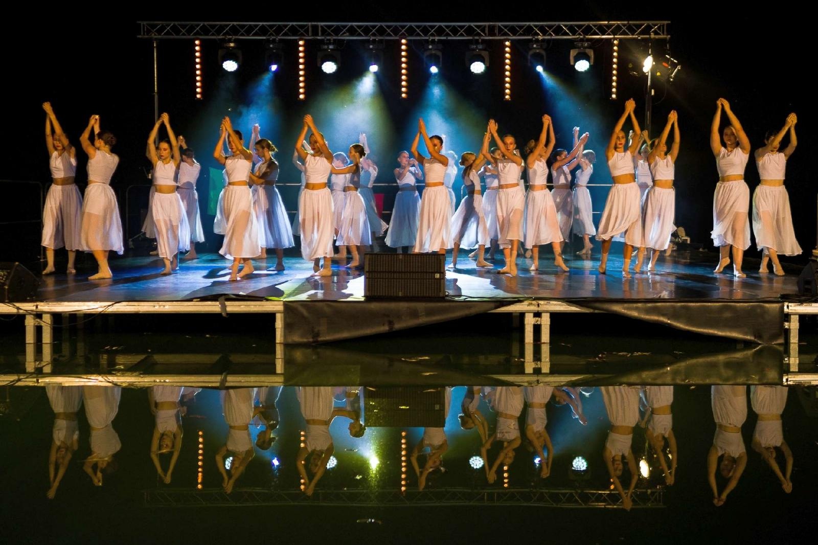 Zdjęcie w galerii na portalu naszraciborz.pl: Ach co to był za wieczór! Widowisko na wodzie na bis [FOTO] wiadomości z regionu