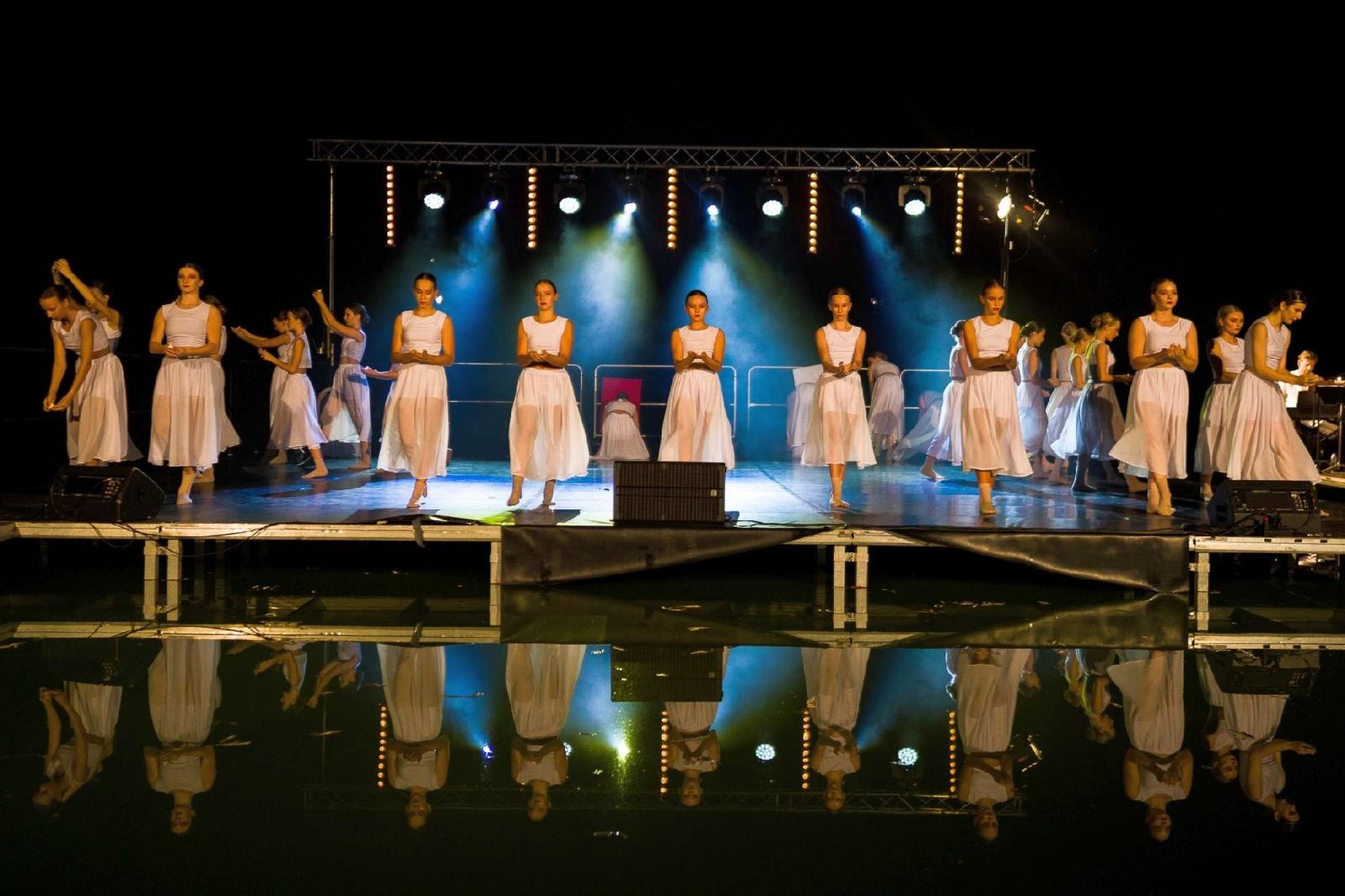 Zdjęcie w galerii na portalu naszraciborz.pl: Ach co to był za wieczór! Widowisko na wodzie na bis [FOTO] wiadomości z regionu