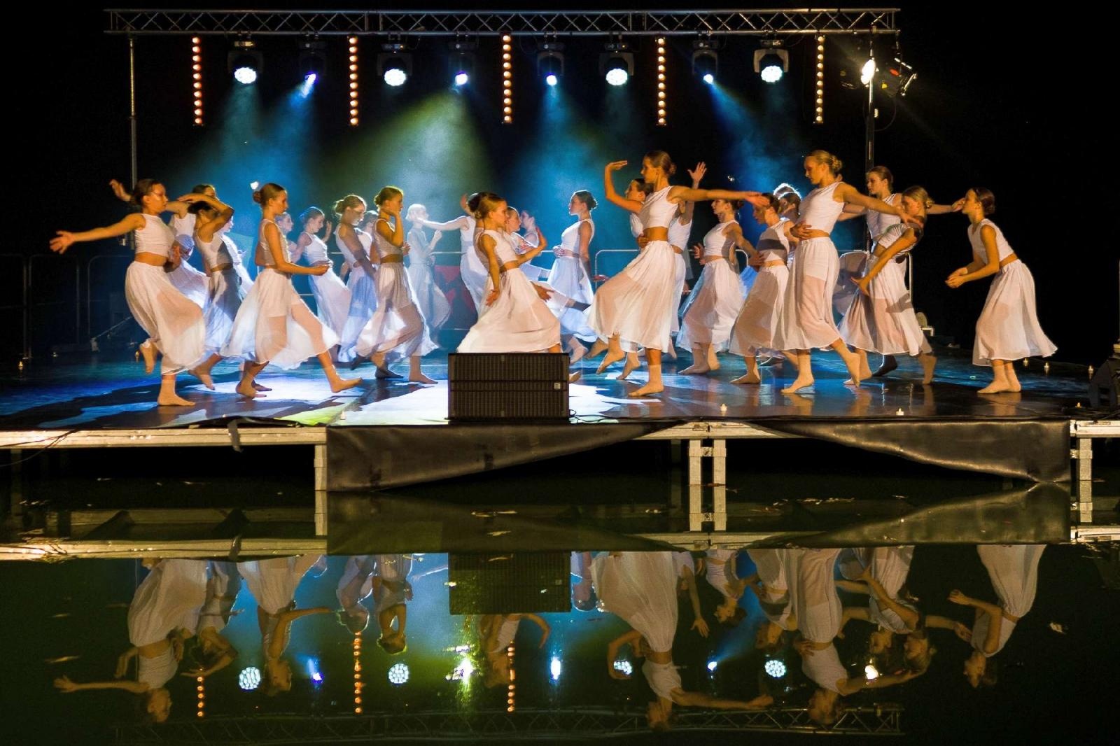 Zdjęcie w galerii na portalu naszraciborz.pl: Ach co to był za wieczór! Widowisko na wodzie na bis [FOTO] wiadomości z regionu