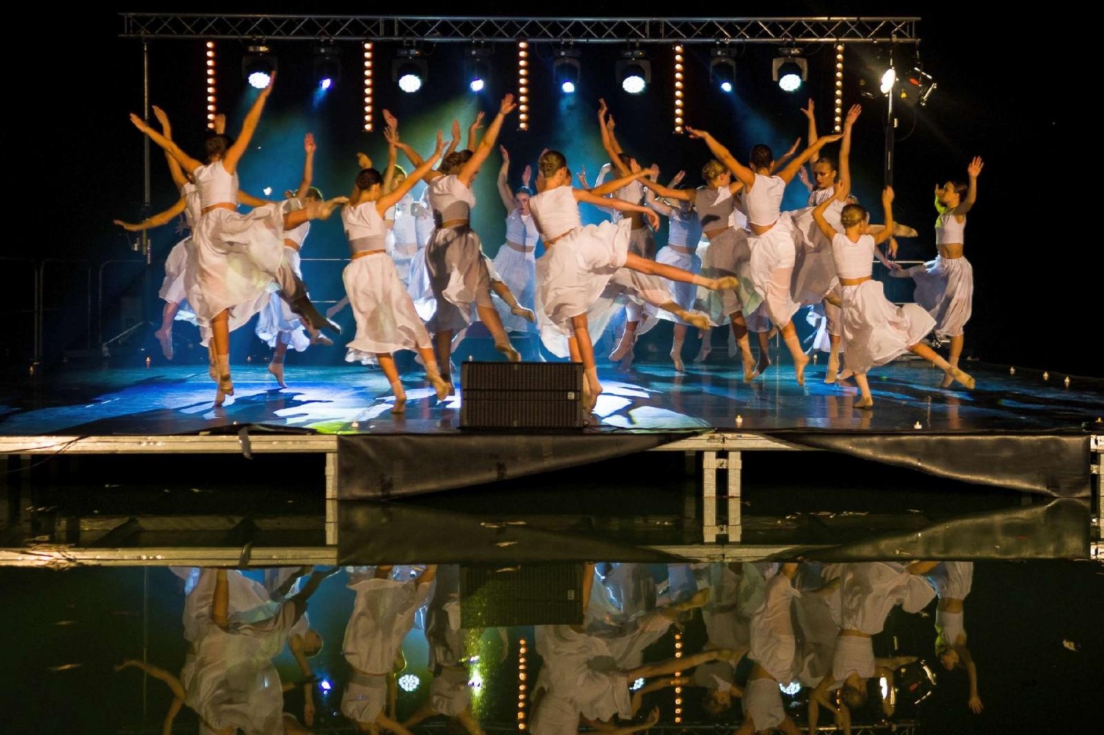 Zdjęcie w galerii na portalu naszraciborz.pl: Ach co to był za wieczór! Widowisko na wodzie na bis [FOTO] wiadomości z regionu