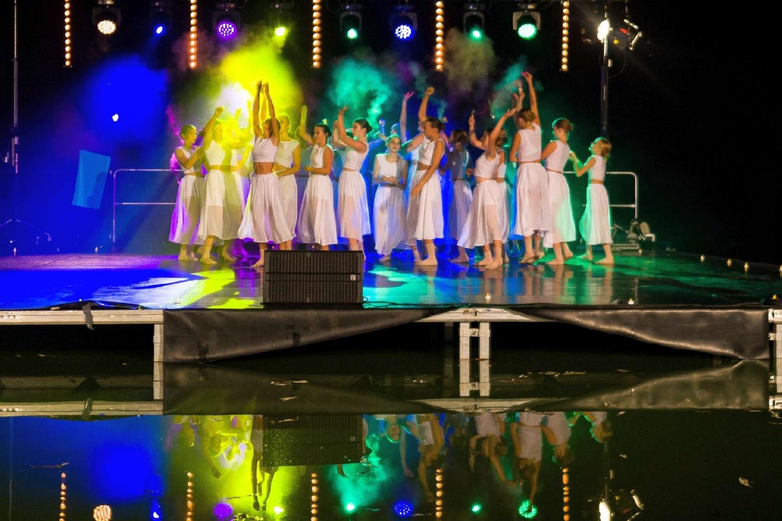 Zdjęcie w galerii na portalu naszraciborz.pl: Ach co to był za wieczór! Widowisko na wodzie na bis [FOTO] wiadomości z regionu