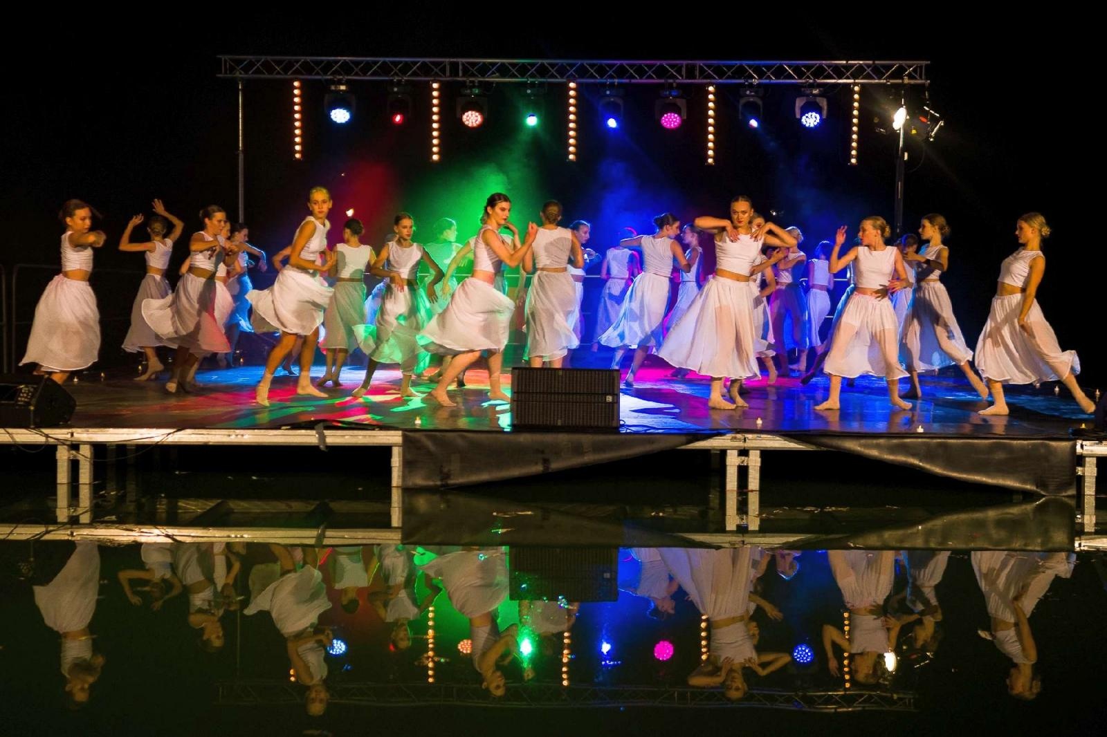 Zdjęcie w galerii na portalu naszraciborz.pl: Ach co to był za wieczór! Widowisko na wodzie na bis [FOTO] wiadomości z regionu