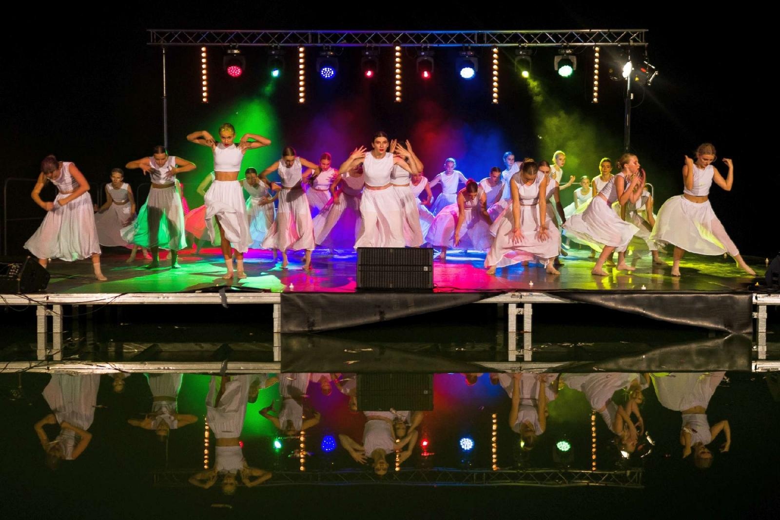 Zdjęcie w galerii na portalu naszraciborz.pl: Ach co to był za wieczór! Widowisko na wodzie na bis [FOTO] wiadomości z regionu