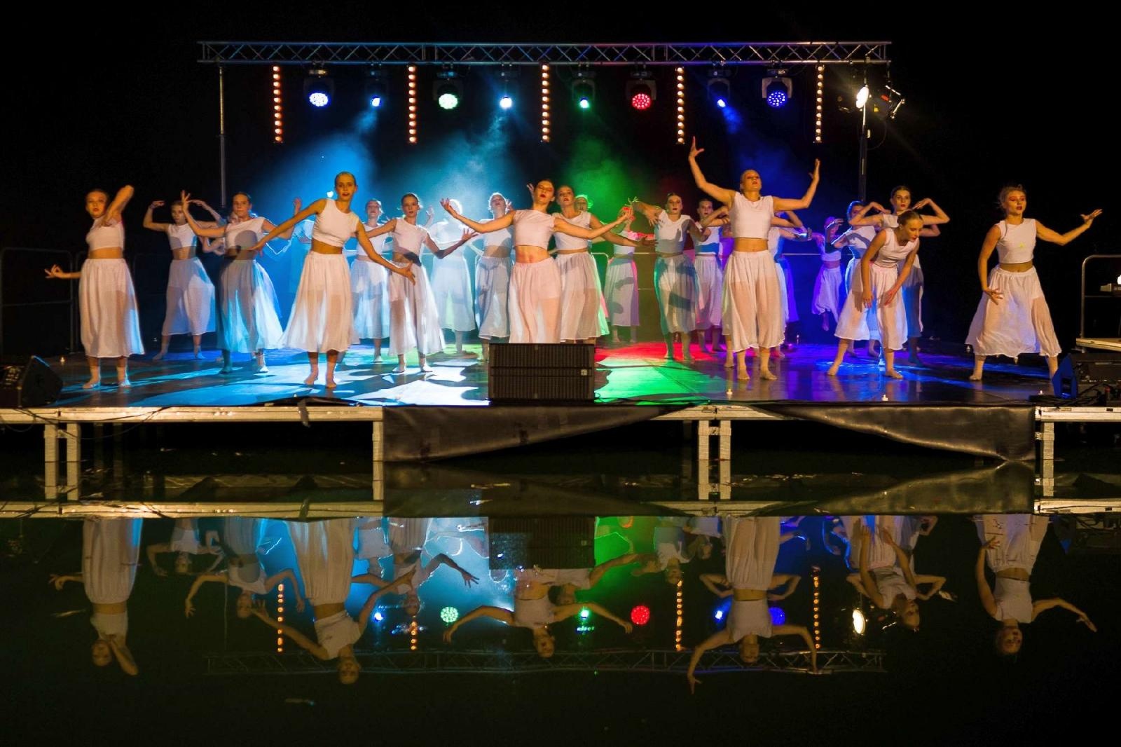 Zdjęcie w galerii na portalu naszraciborz.pl: Ach co to był za wieczór! Widowisko na wodzie na bis [FOTO] wiadomości z regionu