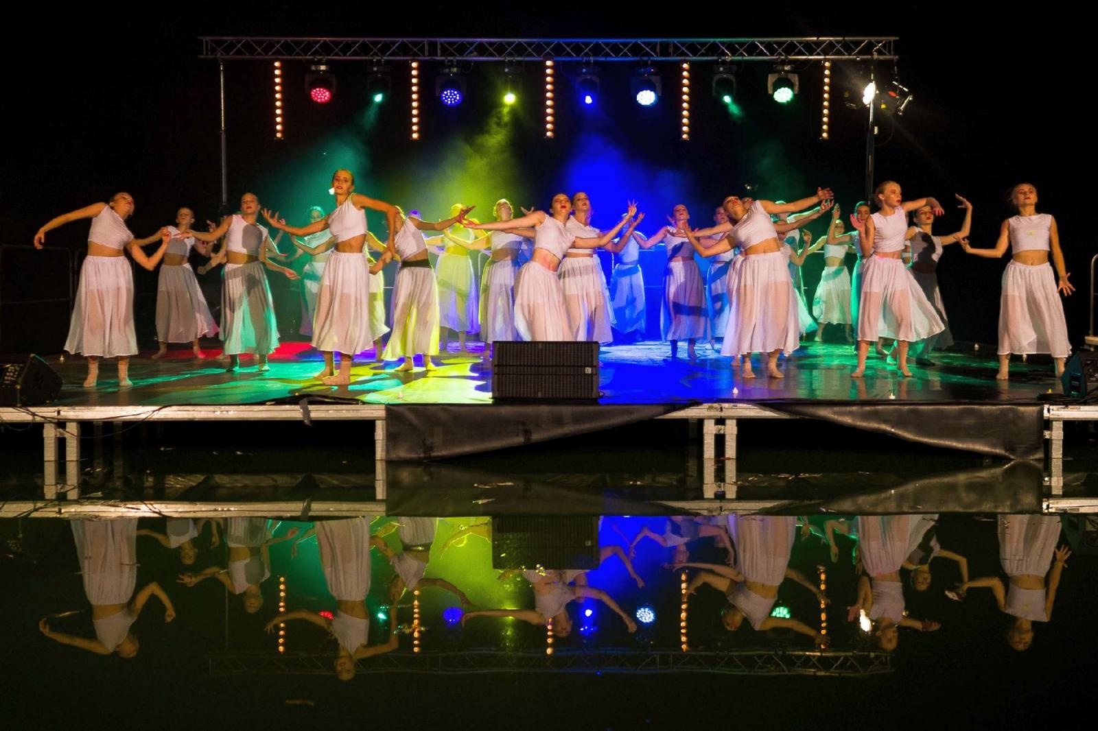 Zdjęcie w galerii na portalu naszraciborz.pl: Ach co to był za wieczór! Widowisko na wodzie na bis [FOTO] wiadomości z regionu