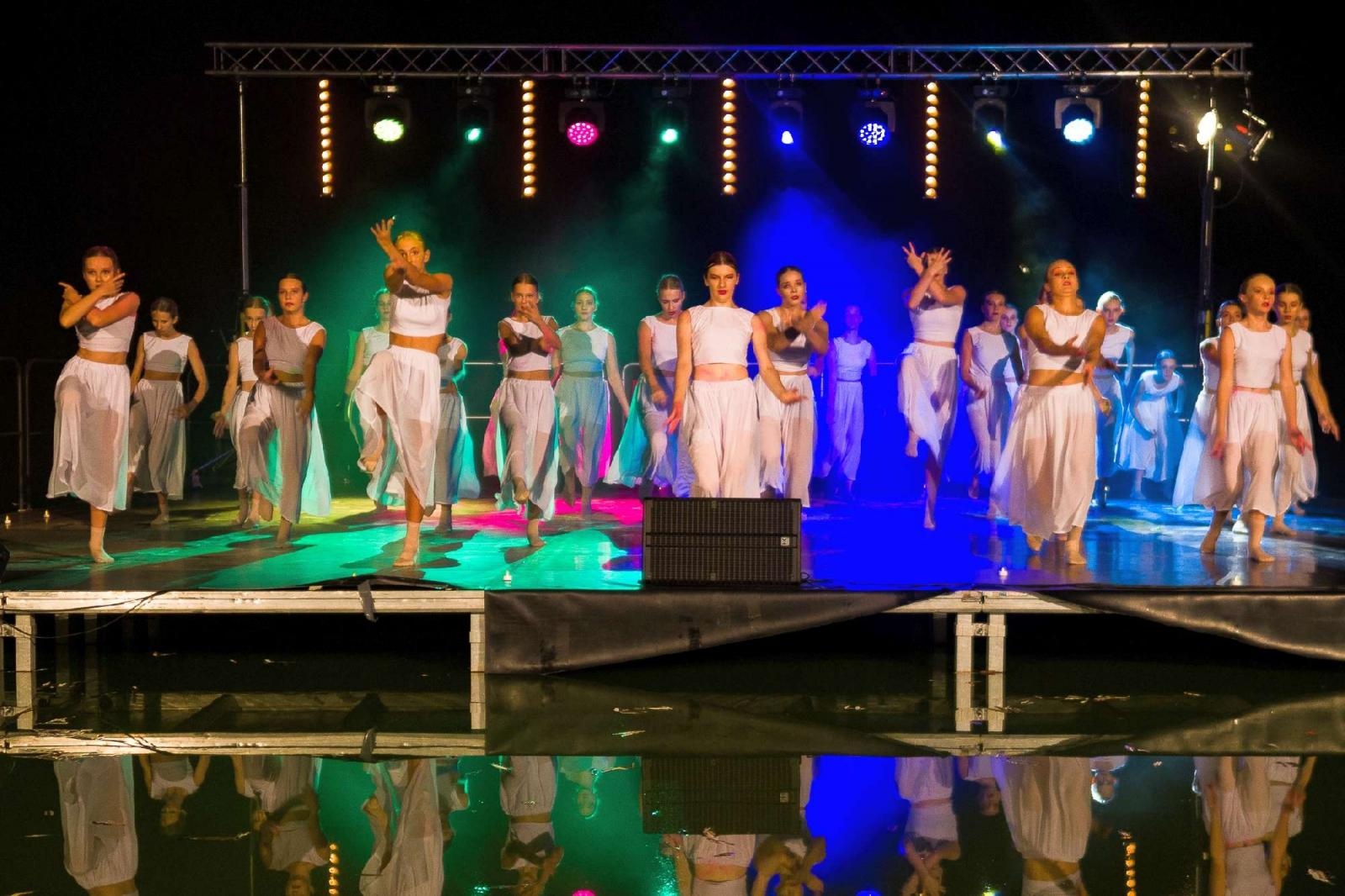 Zdjęcie w galerii na portalu naszraciborz.pl: Ach co to był za wieczór! Widowisko na wodzie na bis [FOTO] wiadomości z regionu