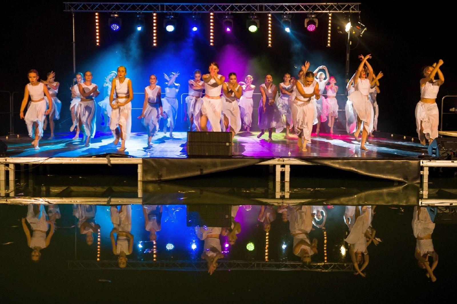 Zdjęcie w galerii na portalu naszraciborz.pl: Ach co to był za wieczór! Widowisko na wodzie na bis [FOTO] wiadomości z regionu