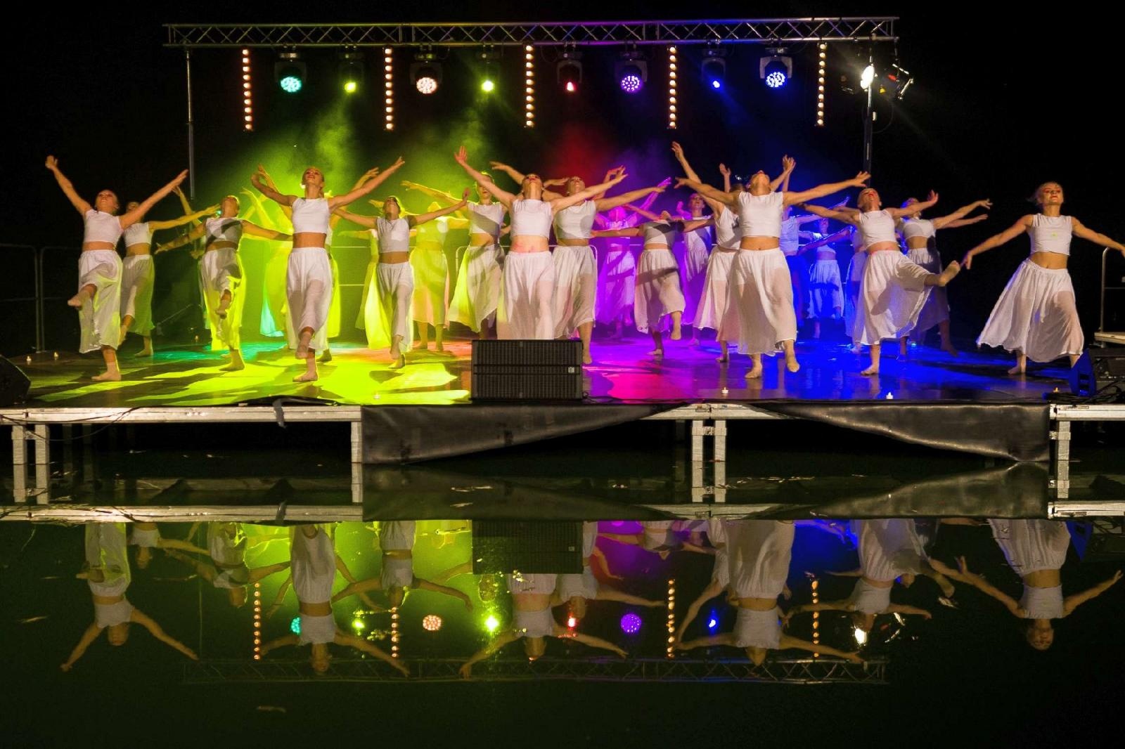 Zdjęcie w galerii na portalu naszraciborz.pl: Ach co to był za wieczór! Widowisko na wodzie na bis [FOTO] wiadomości z regionu