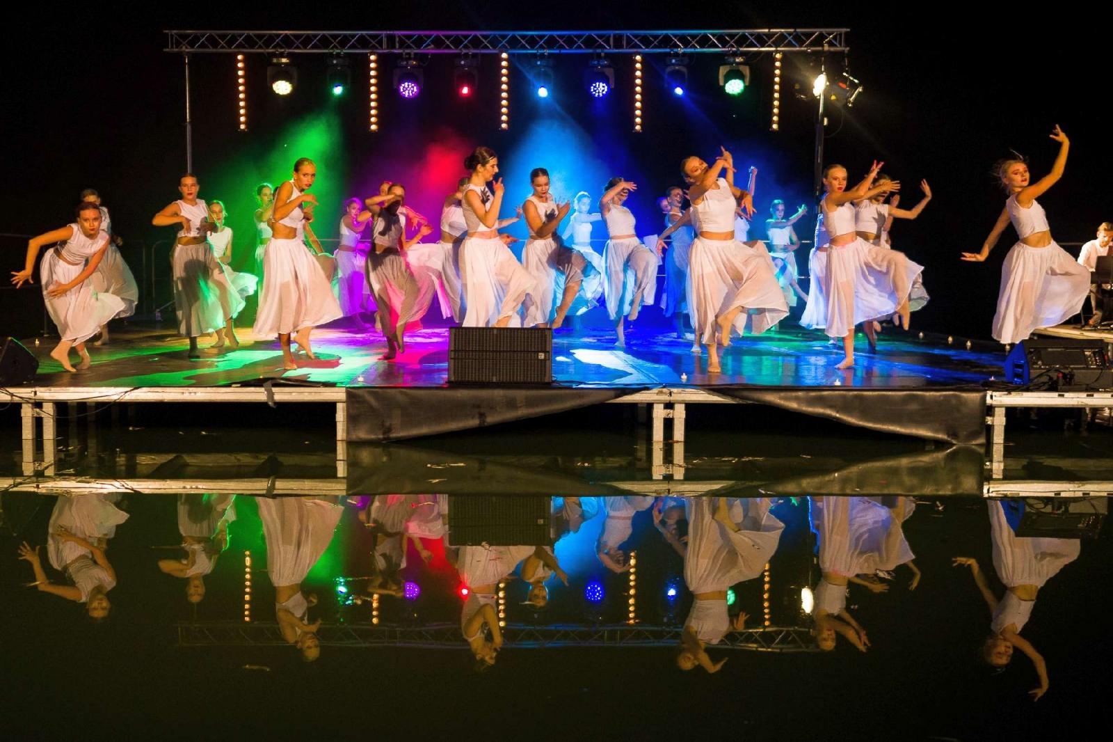 Zdjęcie w galerii na portalu naszraciborz.pl: Ach co to był za wieczór! Widowisko na wodzie na bis [FOTO] wiadomości z regionu