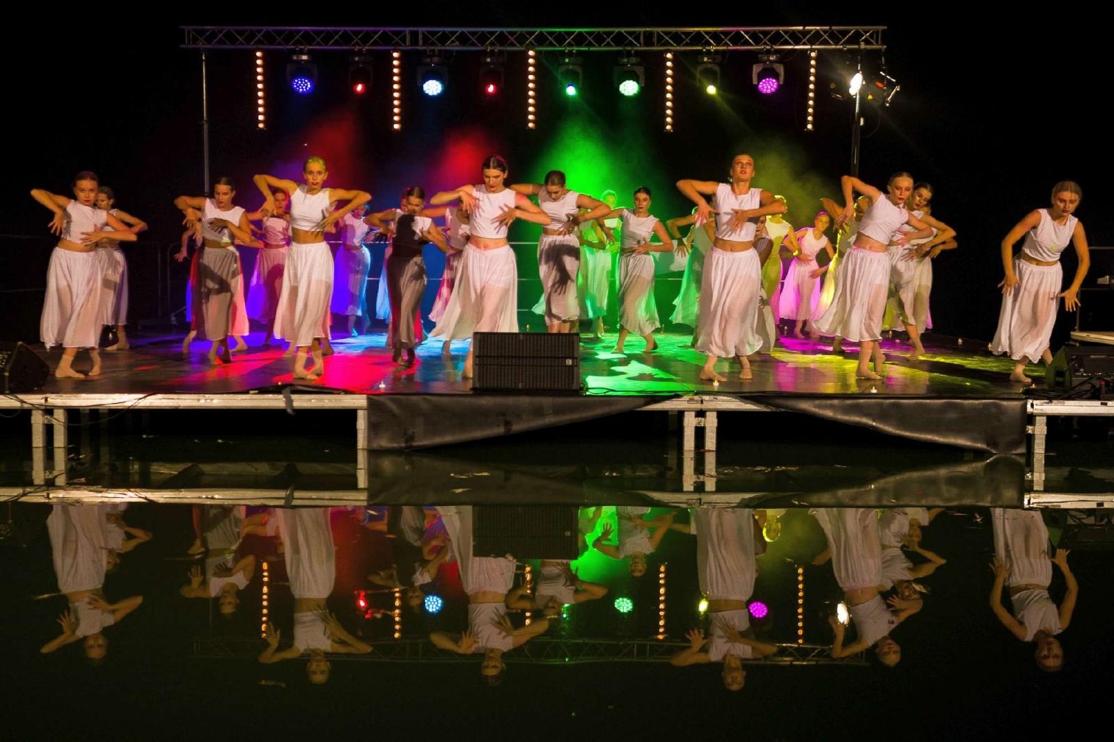 Zdjęcie w galerii na portalu naszraciborz.pl: Ach co to był za wieczór! Widowisko na wodzie na bis [FOTO] wiadomości z regionu