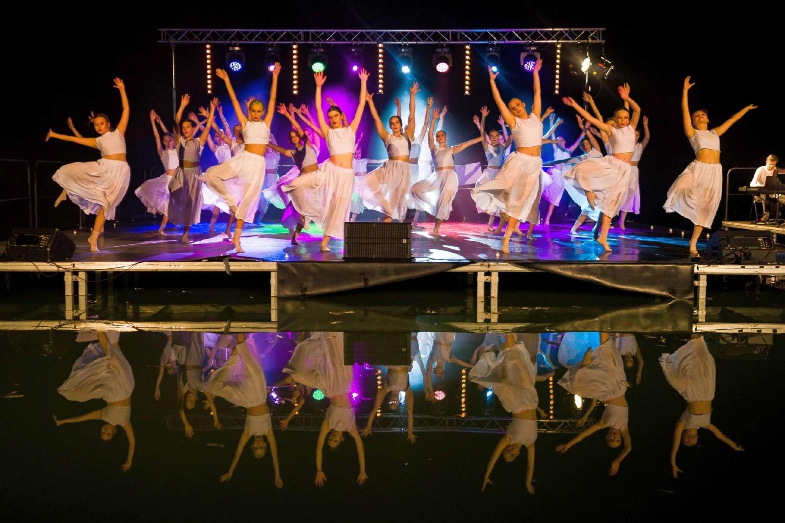 Zdjęcie w galerii na portalu naszraciborz.pl: Ach co to był za wieczór! Widowisko na wodzie na bis [FOTO] wiadomości z regionu