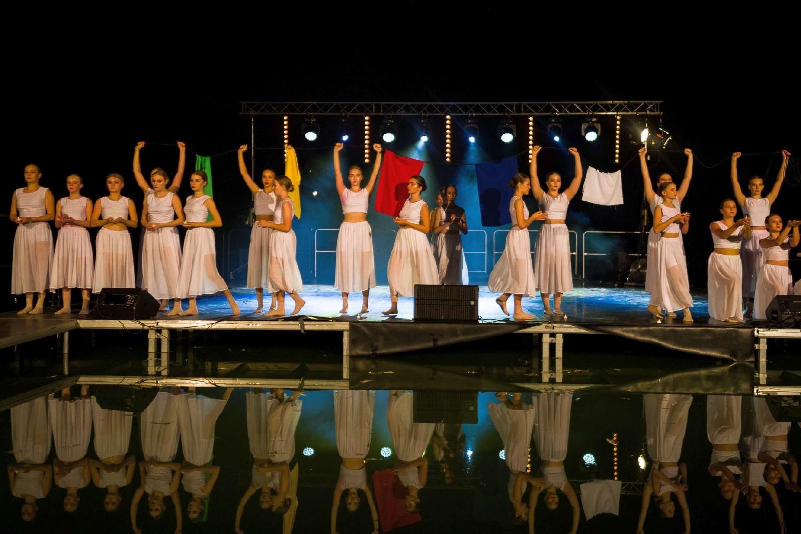 Zdjęcie w galerii na portalu naszraciborz.pl: Ach co to był za wieczór! Widowisko na wodzie na bis [FOTO] wiadomości z regionu