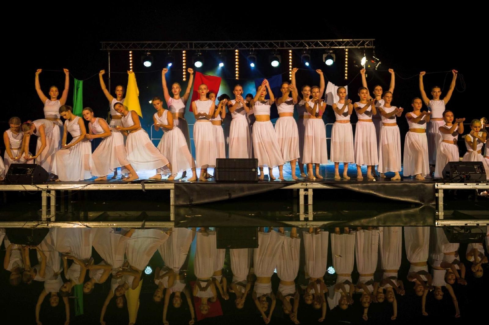 Zdjęcie w galerii na portalu naszraciborz.pl: Ach co to był za wieczór! Widowisko na wodzie na bis [FOTO] wiadomości z regionu